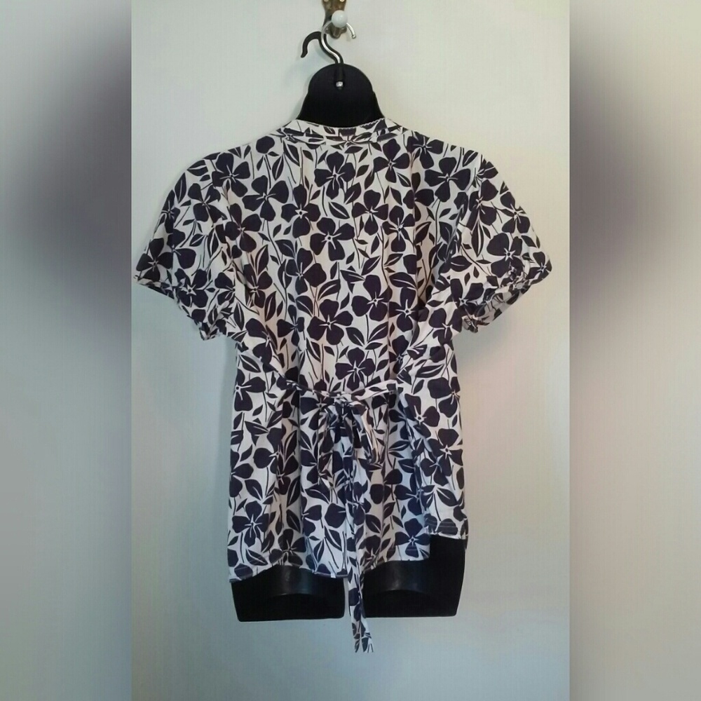 Basic Edition Printed Top - Picture 2 of 3